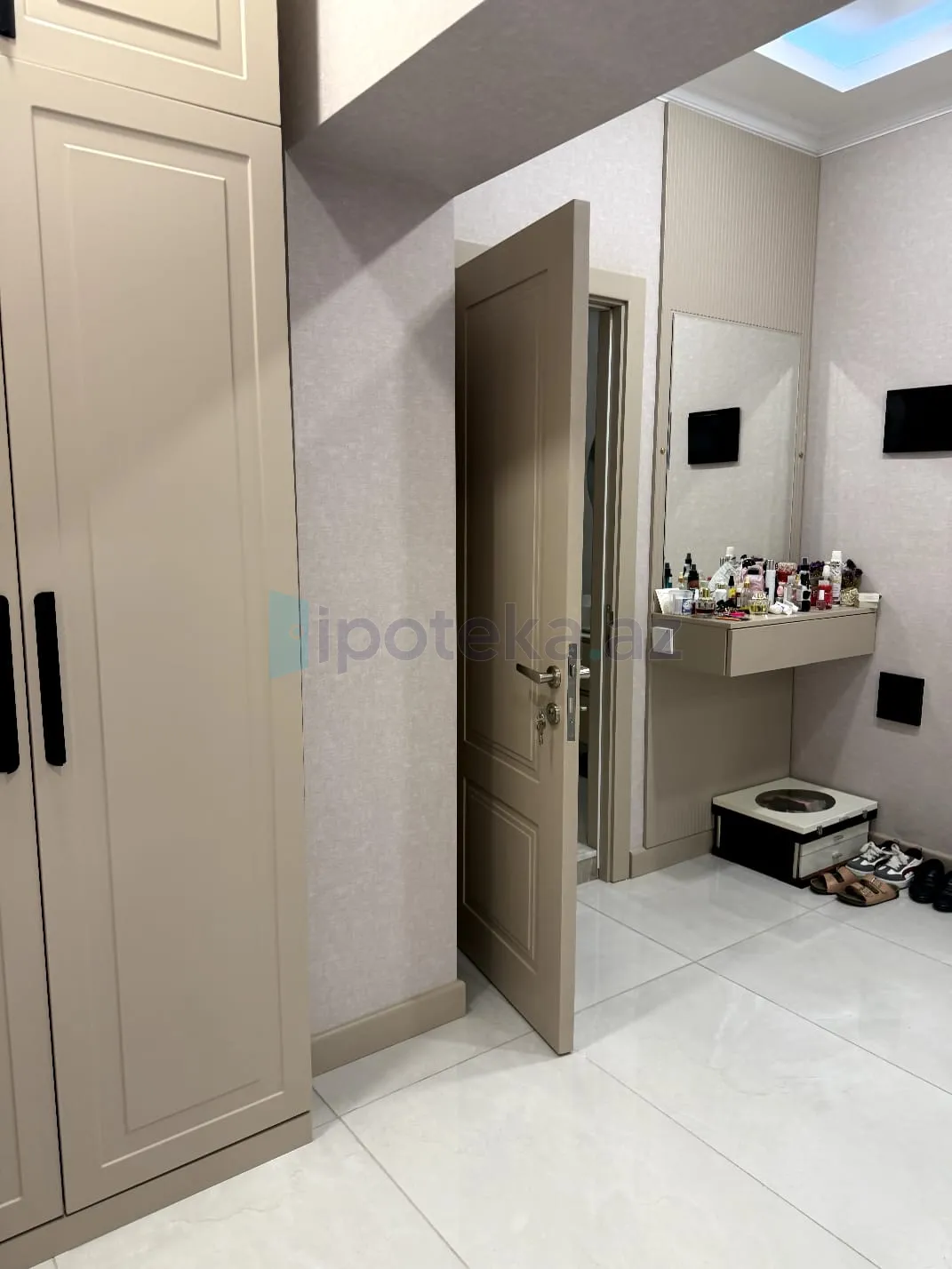 Satılır: 2 Otaq, Yeni tikili, Binəqədi r., 7-ci mkr q., 61.00 m² — Mənzil, Binə (7)