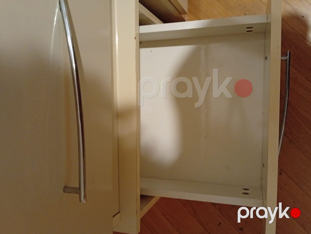Krem rəngli komod və güzgülü üst panel dəsti - Material — Komodlar və tumbalı, Digah (6)