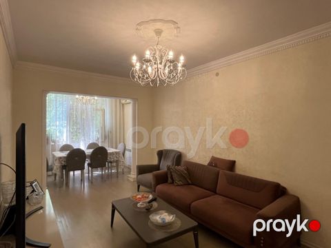 Satış: 3 otaqlı Köhnə tikili, 100 m², Yasamal rayonu — Bakı