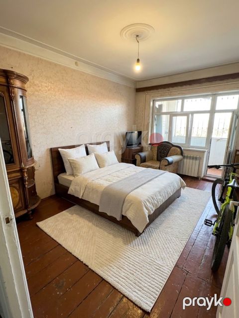 Satılır 2 otaqlı köhnə tikili 67 m² — Bakı