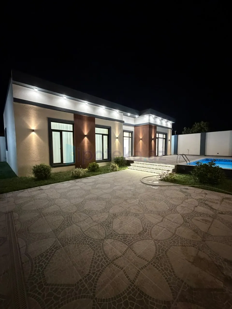 Satılır: 4 Otaq, Bağlar, Xəzər r., Şüvəlan q., 160.00 m² — Şüvəlan