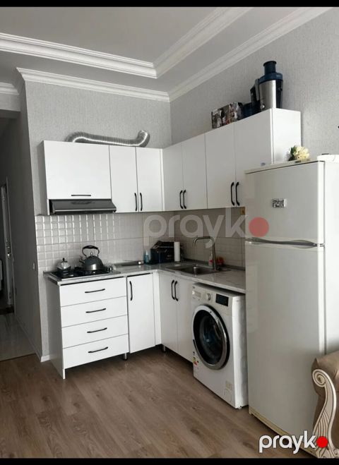 Mebel və texnika ilə tam təchiz olunmuş 2 otaqlı mənzil interyeri — Sumqayıt