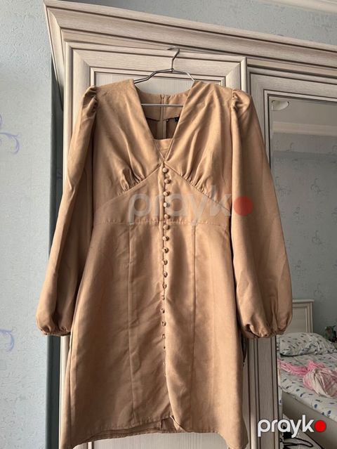 Bej rəngli qadın paltarı - Model: mini uzunluq, V-yaxa - Material — Bakı