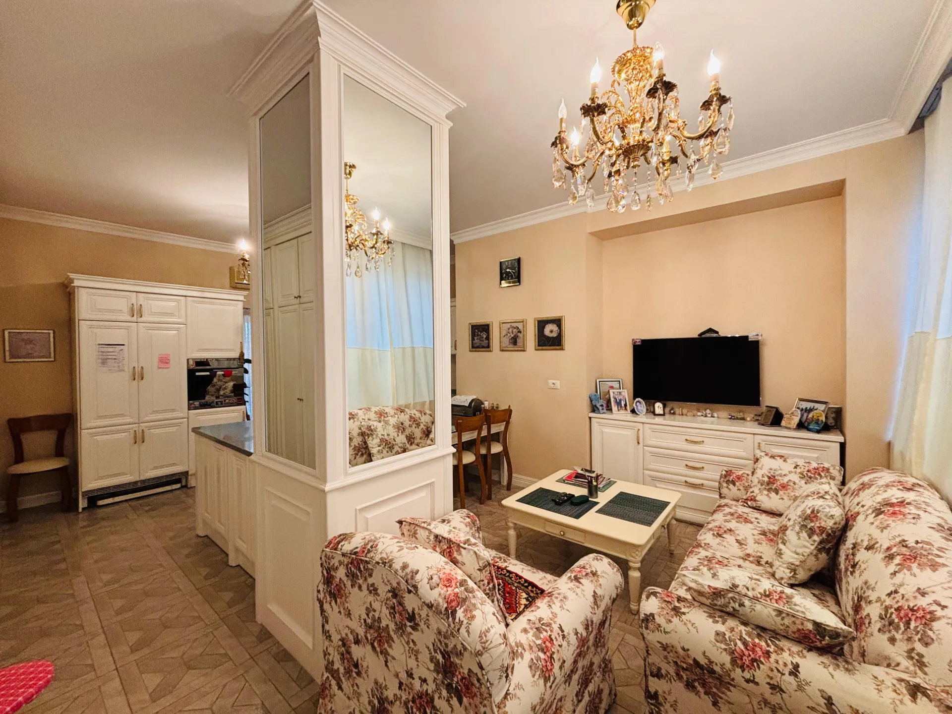 Sahil m.st, 4 otaqlı Köhnə tikili satılır - 200 m², 3/4 mərtəbə — Mənzil, Bakı (7)