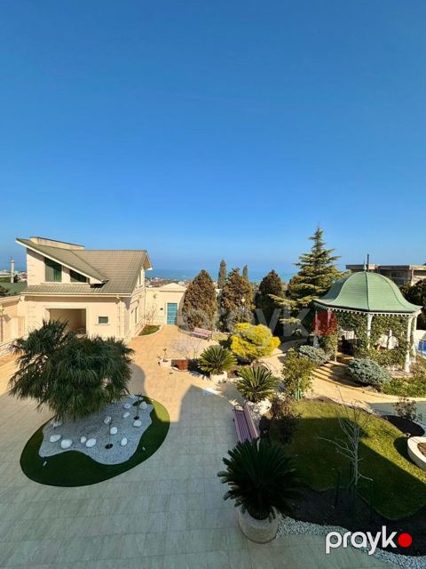 Satılır 14 otaqlı həyət evi/bağ evi 1875 m² — Bakı
