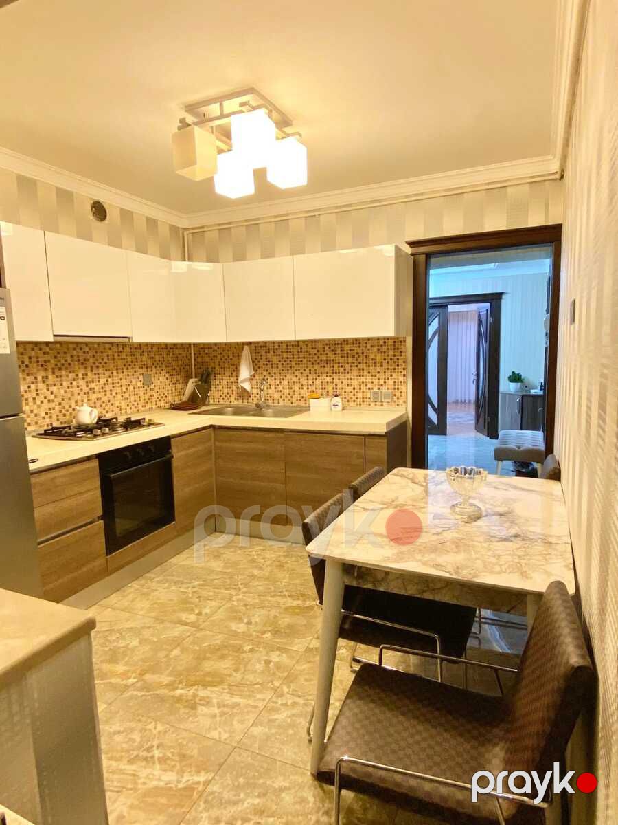 Satılır 4 otaqlı köhnə tikili 115 m² — Mənzil, Bakı (11)