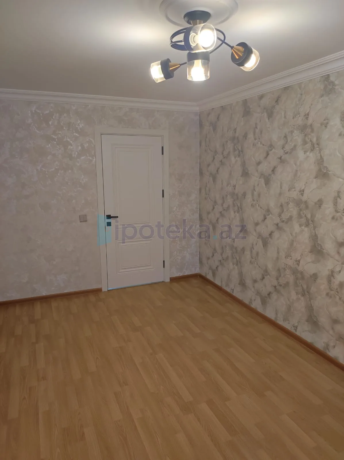 Satılır: 3 Otaq, Köhnə tikili, Yasamal r., 70.00 m² — Bakı