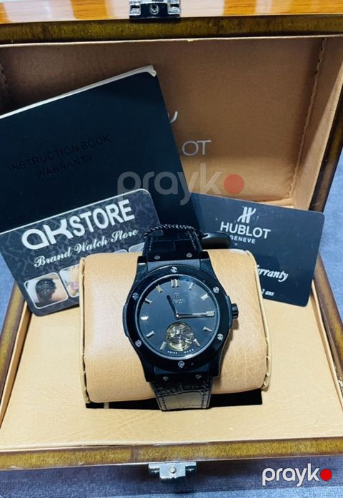 Hublot mexanik. - Şüşə: cızılmaya davamlı safir tipli görünüş Qola — Digah