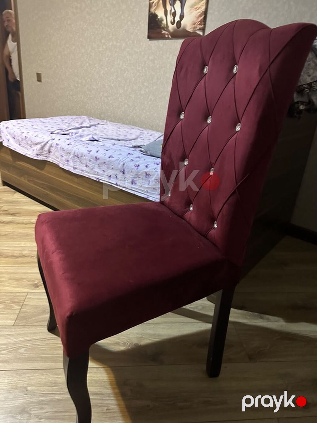Mətbəx/dinləmə masası və zövqlü yumşaq stullar dəsti - Masa: Ağ — Masalar və stullar, Saray (4)