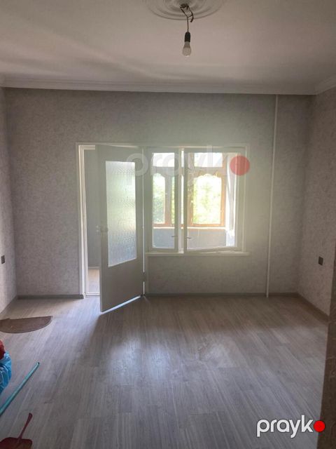 Satılır 3 otaqlı köhnə tikili 80 m² — Bakı