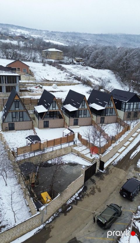 Satılır 15 otaqlı həyət evi/bağ evi 600 m² — Quba