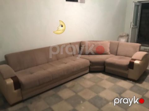 Divan satılır 250 azn. Acilir baza var. olcu 3/2 unvan Qarayev Ayten — Bakı