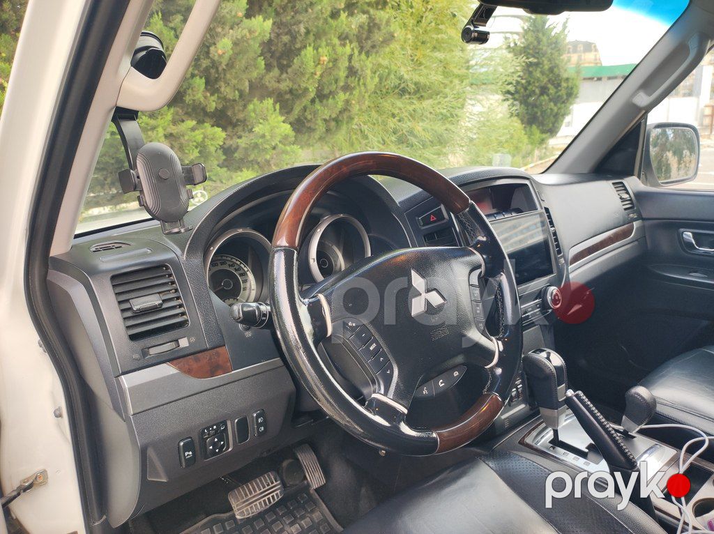 Mitsubishi Pajero, 3.5 L, 2011 il, 208 657 km — Avtomobillər, Bakı (4)