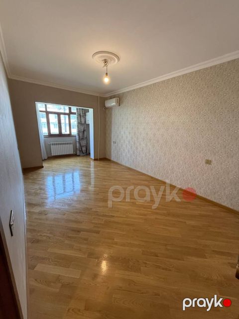 Satılır 2 otaqlı köhnə tikili 75 m² — Bakı