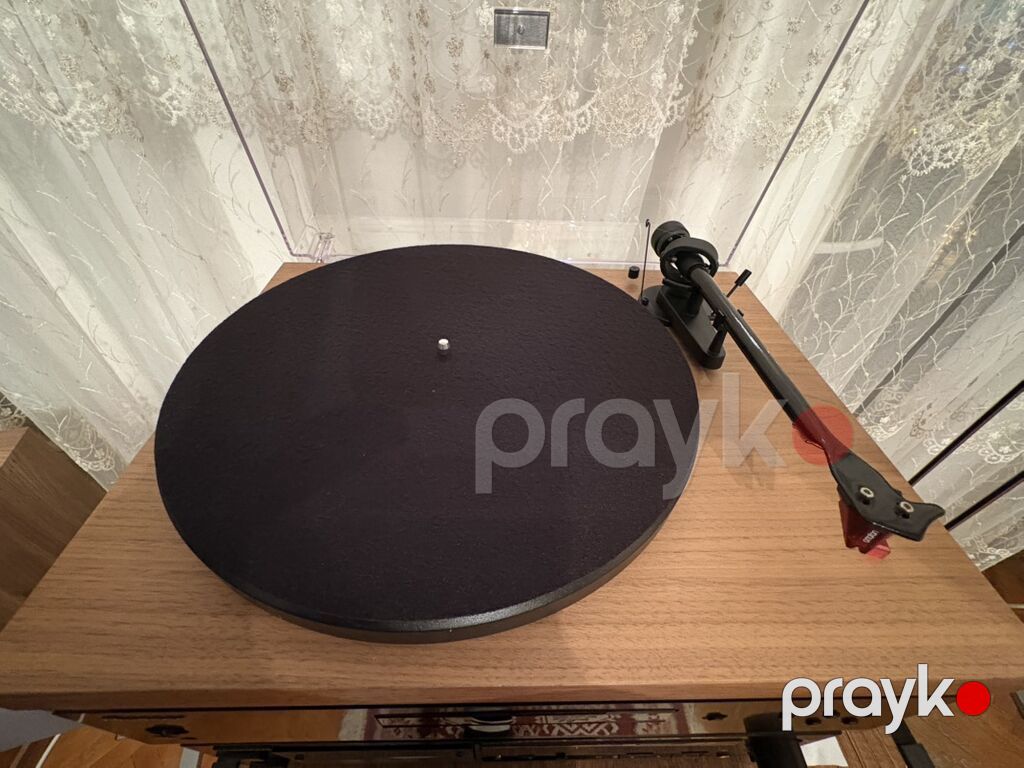 Pro‑Ject Debut Carbon Evo - Brend/model: Pro‑Ject (üst qapaqda loqo — Vinil proqreslər və aksesuarlar, Bakı (2)