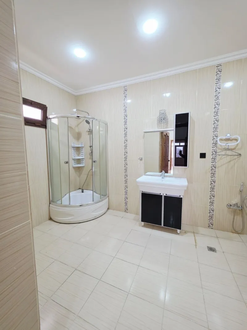 Koroğlu m.st, 5 otaqlı Həyət evi satılır - 240 m², 2 mərtəbə, 11 sot — Ev, villa, Bakı (3)