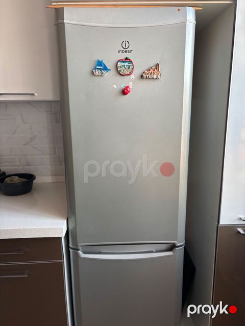 İşlənmiş 2 qapılı Indesit Soyuducu Satılır, rəng - Gümüşü — Bakı