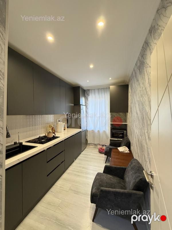 Satılır 3 otaqlı Bina evi menzil (Köhnə tikili), 70 m², 10-cu mikrorayon — Mənzil, Sumqayıt (8)