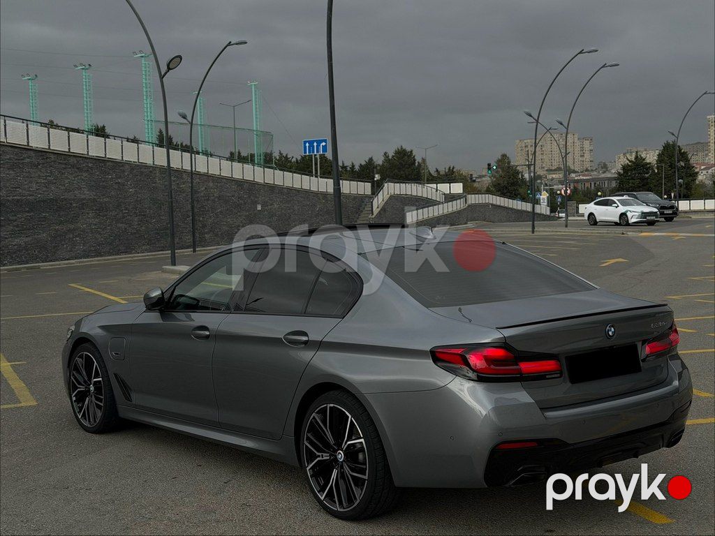 BMW 530e, 2.0 L, 12 kWh, 2023 il, 77 000 km — Avtomobillər, Bakı (9)