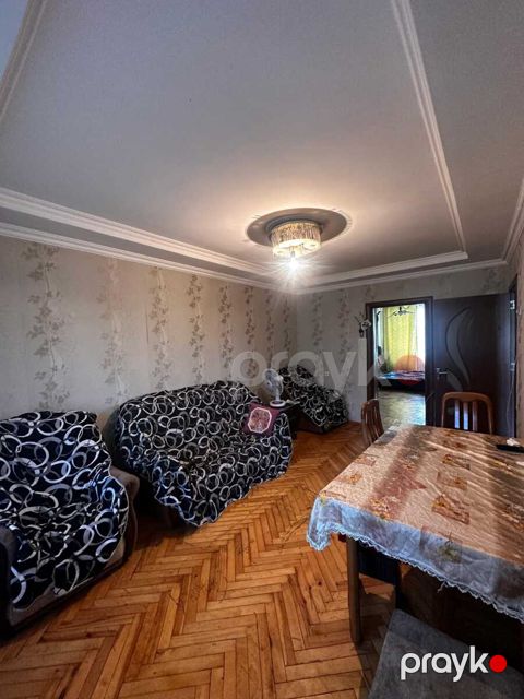 Satılır 2 otaqlı köhnə tikili 60 m² — Bakı