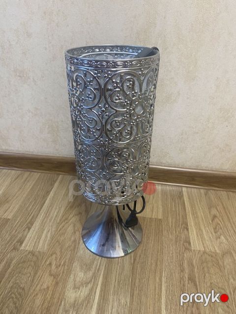 Metall dekorativ masa lampası - Material: parlaq metal korpus — Bakı