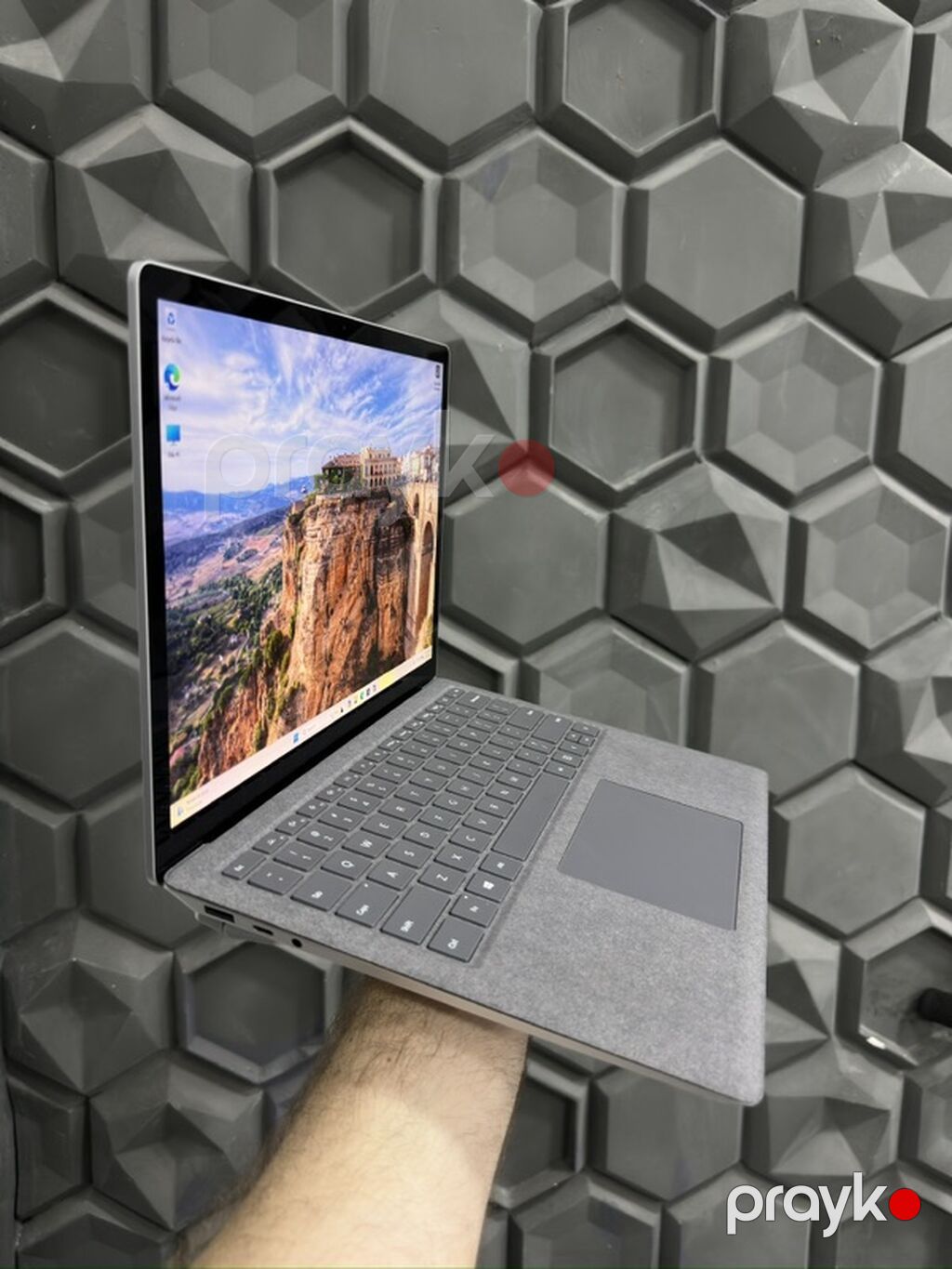Microsoft Surface 1867 Cpu: Intel core i7-1065g7 RAM: 16 gb 3733 — Digər notbuklar, Bakı (2)