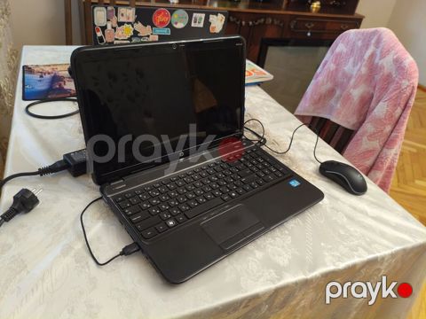 HP noutbuk – klaviatura ilə tam ölçülü, numerik bloklu, qara korpus — Gəncə