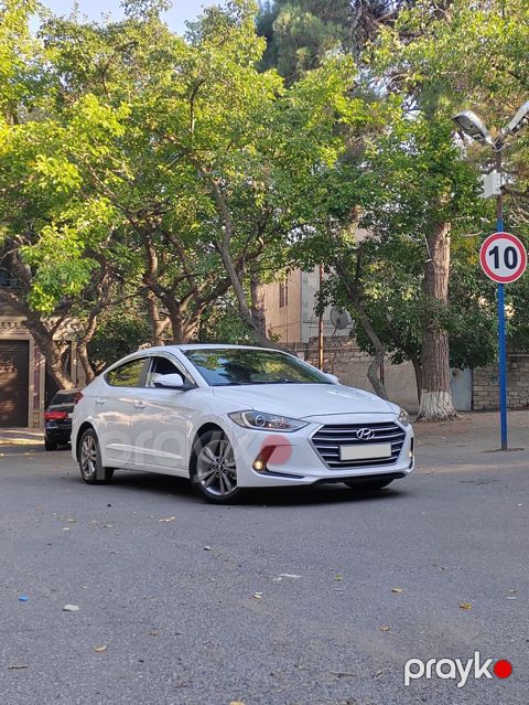 Hyundai Elantra: 1.6 l 2016 il Sedan — Xırdalan