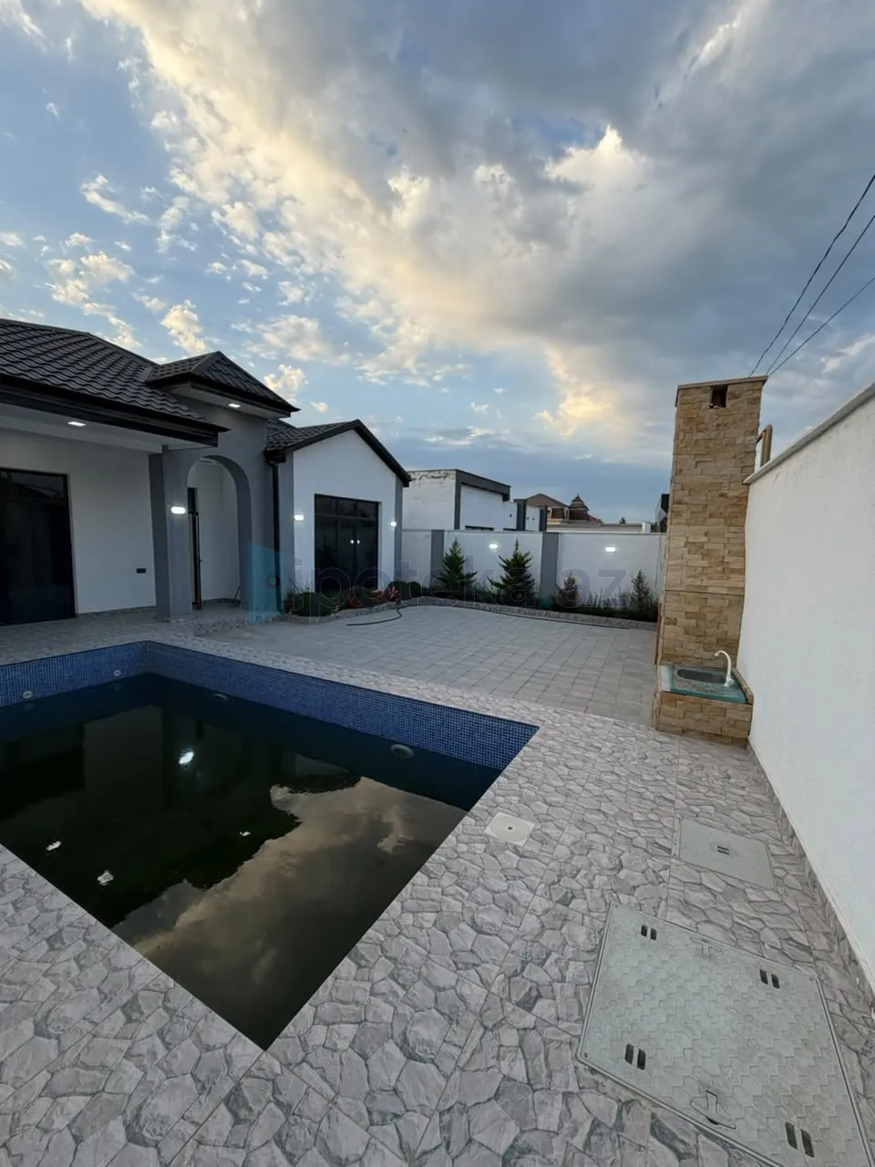 Satılır: 4 Otaq, Bağlar, Xəzər r., Mərdəkan q., 140.00 m²