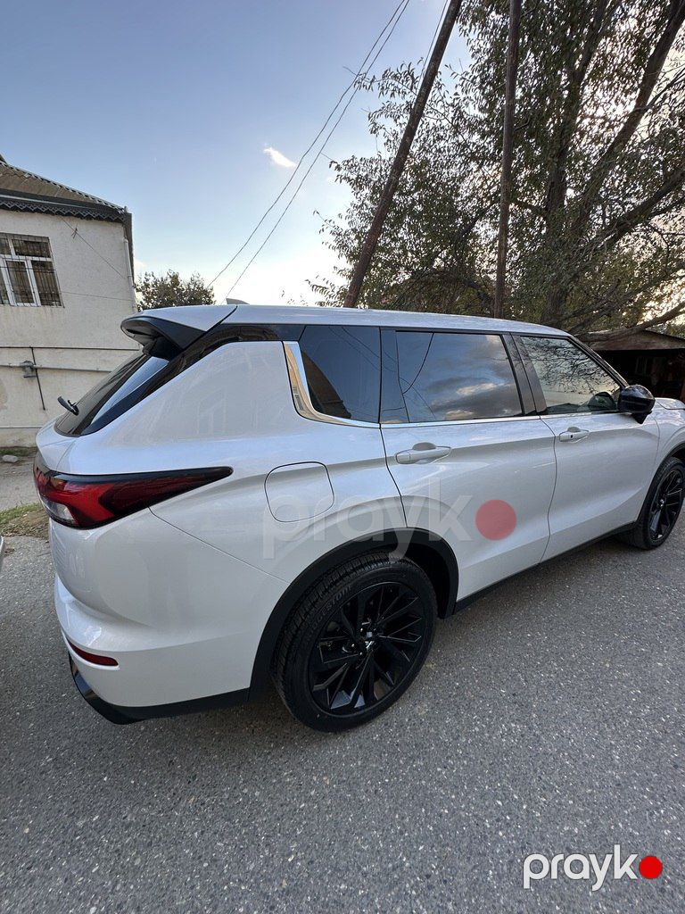 Mitsubishi Outlander, 2.5 L, 2023 il, 21 800 km — Avtomobillər, Bakı (3)