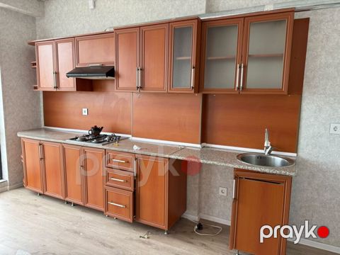 Mətbəx mebeli satılır 250₼. Ölçü 3.70. Üzərində heçnə verilmir. Ünvan — Bakı