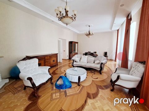 İcarəyə verilir 5 otaqlı köhnə tikili 250 m² — Bakı