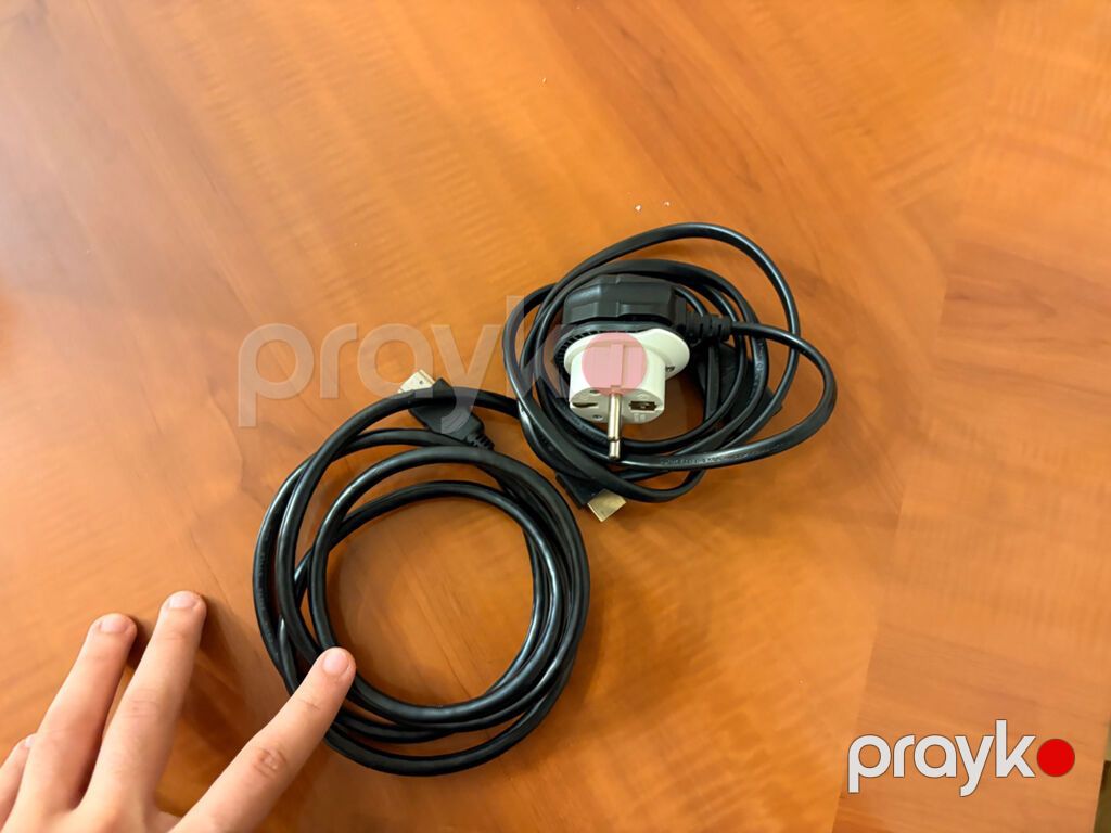 Ideal veziyyetde PlayStation4 pro 1TB 4k 2 pult ikiside originaldir — Oyun konsolları, Bakı (2)