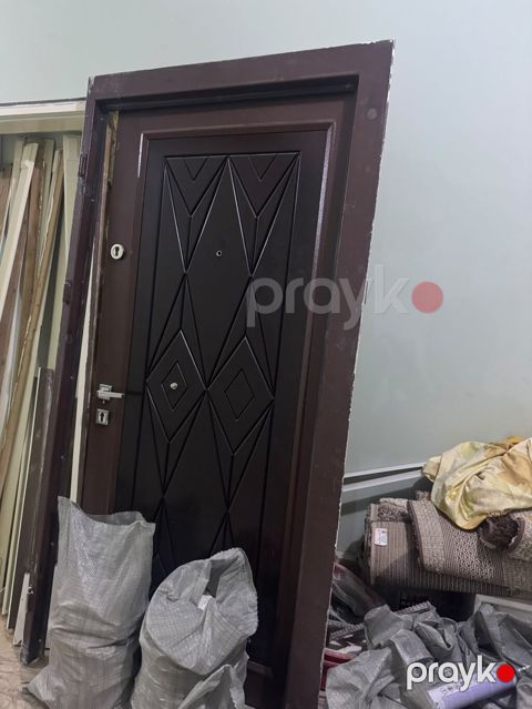 130 Azn seyf qapı satılır.Ünvan:Nərmanov. A1(7500) — Bakı