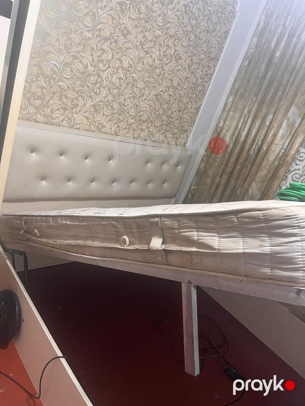 Bazali taxt ve paltar dolabi. Orta veziyyetde. 50 azn — Şkaflar, Sumqayıt (2)