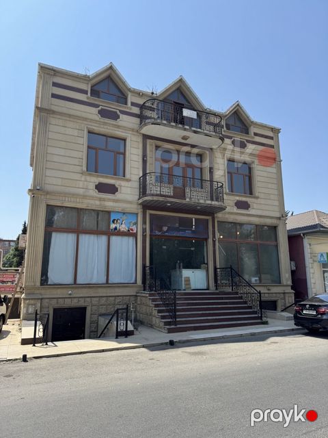 Satılır obyekt 700.3 m² — Bakı
