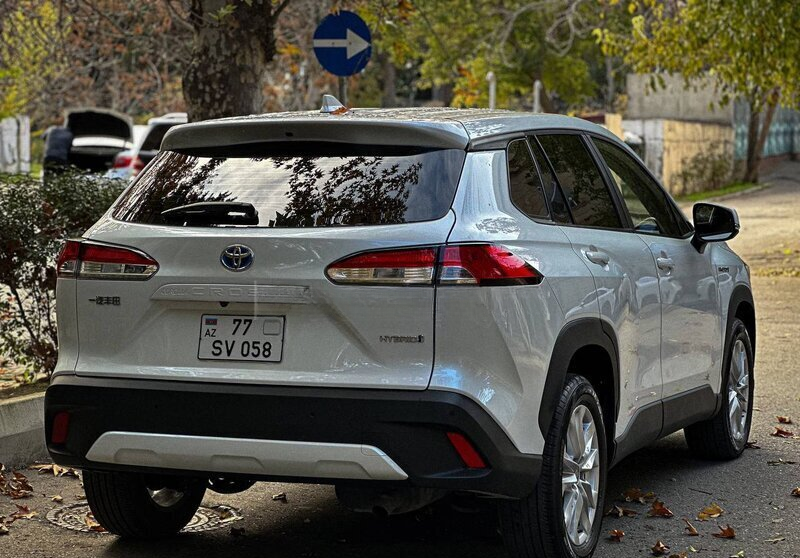 Avtomobil icarəsi Toyota Corolla Cross 2024 — Avtomobil icarəsi, Bakı (3)