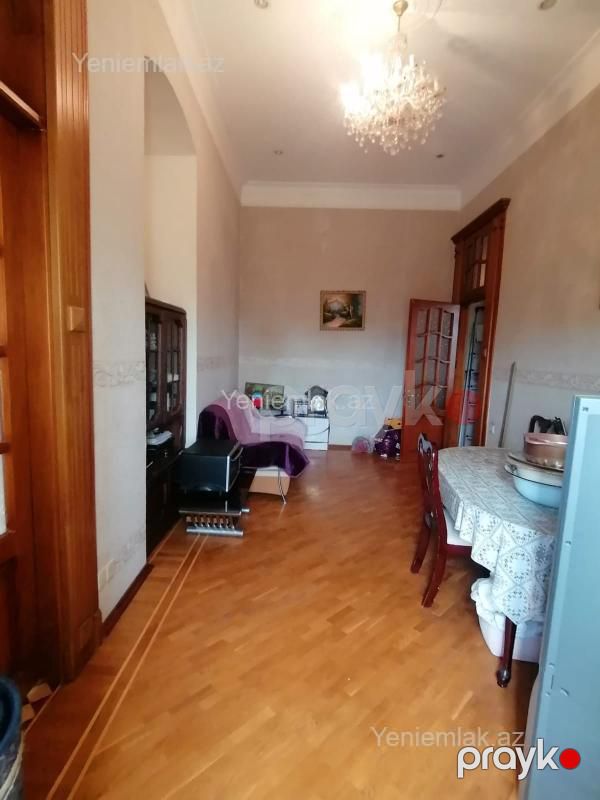 Satılır 6 otaqlı Bina evi menzil (Köhnə tikili), 220 m², Yasamal rayonu — Mənzil, Bakı (2)