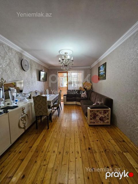 Satılır 3 otaqlı Bina evi menzil (Köhnə tikili), 72 m², 5-ci mikrorayon — Sumqayıt