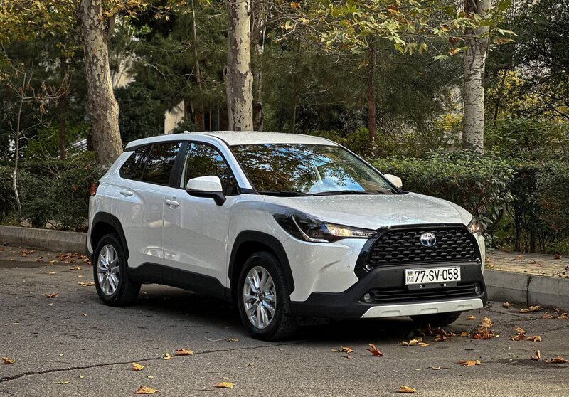 Avtomobil icarəsi Toyota Corolla Cross 2024 — Avtomobil icarəsi, Bakı (2)
