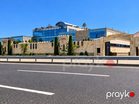 Satılır obyekt 3200 m² — Bakı