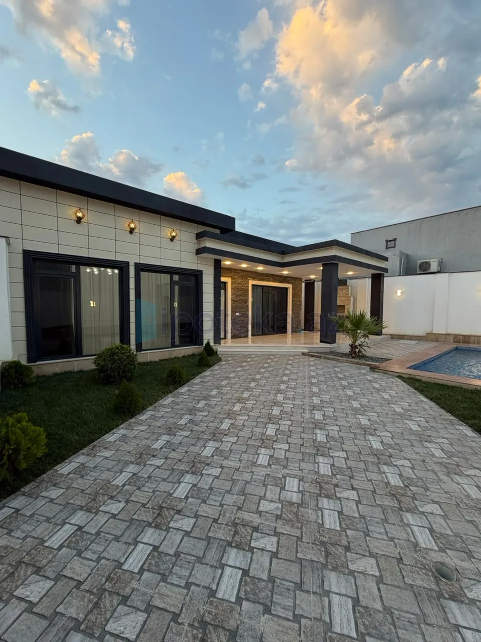 Satılır: 4 Otaq, Bağlar, Xəzər r., Mərdəkan q., 130.00 m²
