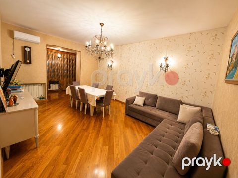 Satılır 3 otaqlı köhnə tikili 85 m² — Bakı