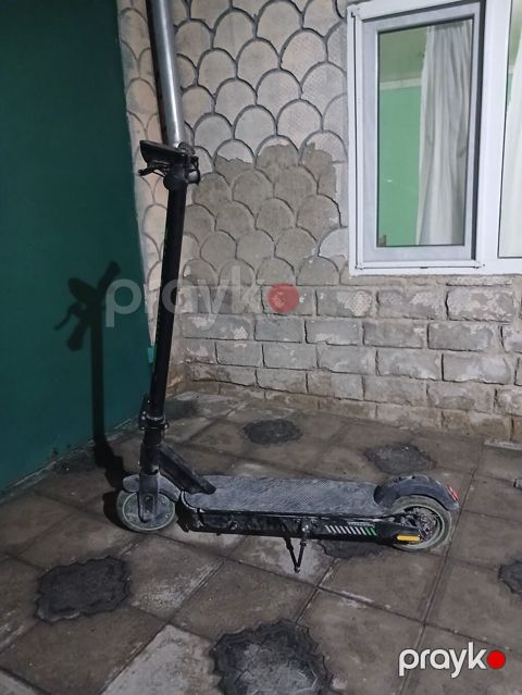 Təkcə akkumulyator yanıb ona əsasən yazın Acer elektrik skuter. Qara — Digah
