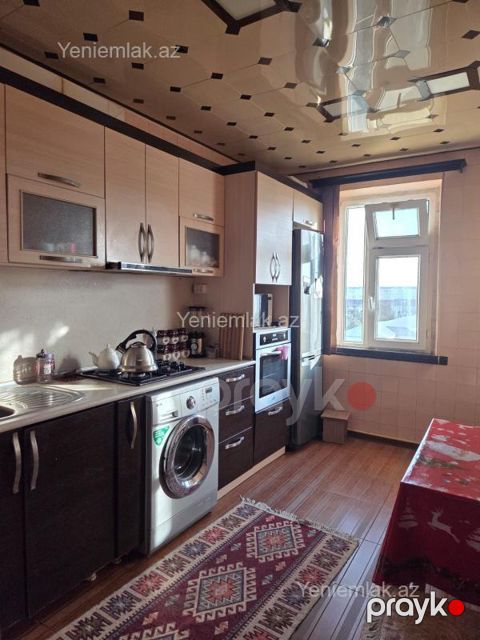 Satılır 4 otaqlı Bina evi menzil (Köhnə tikili), 85 m², 6-cı mikrorayon — Sumqayıt
