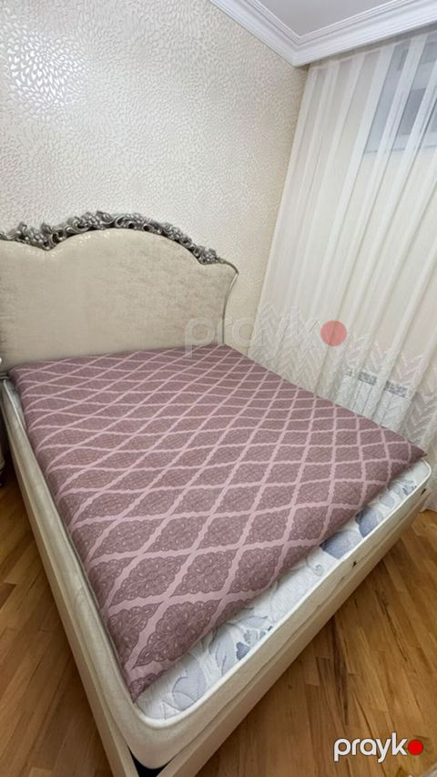 Dosek yenidir artig oldugu ucun satilir — Bakı