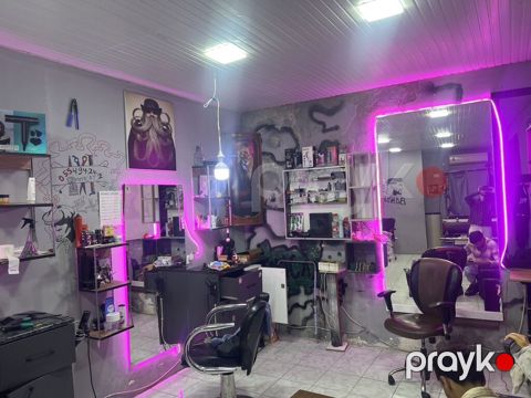 Sumqayıt qərb sarayı ilə Üz üzə Bərbərxana / salon sahəsi təqdim — Sumqayıt