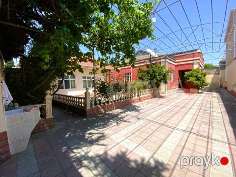 Satılır 5 otaqlı həyət evi/bağ evi 200 m² — Bakı