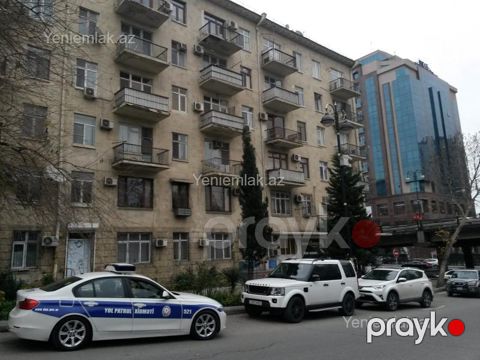 Satılır 3 otaqlı Bina evi menzil (Köhnə tikili), 65 m², Nəsimi rayonu — Bakı