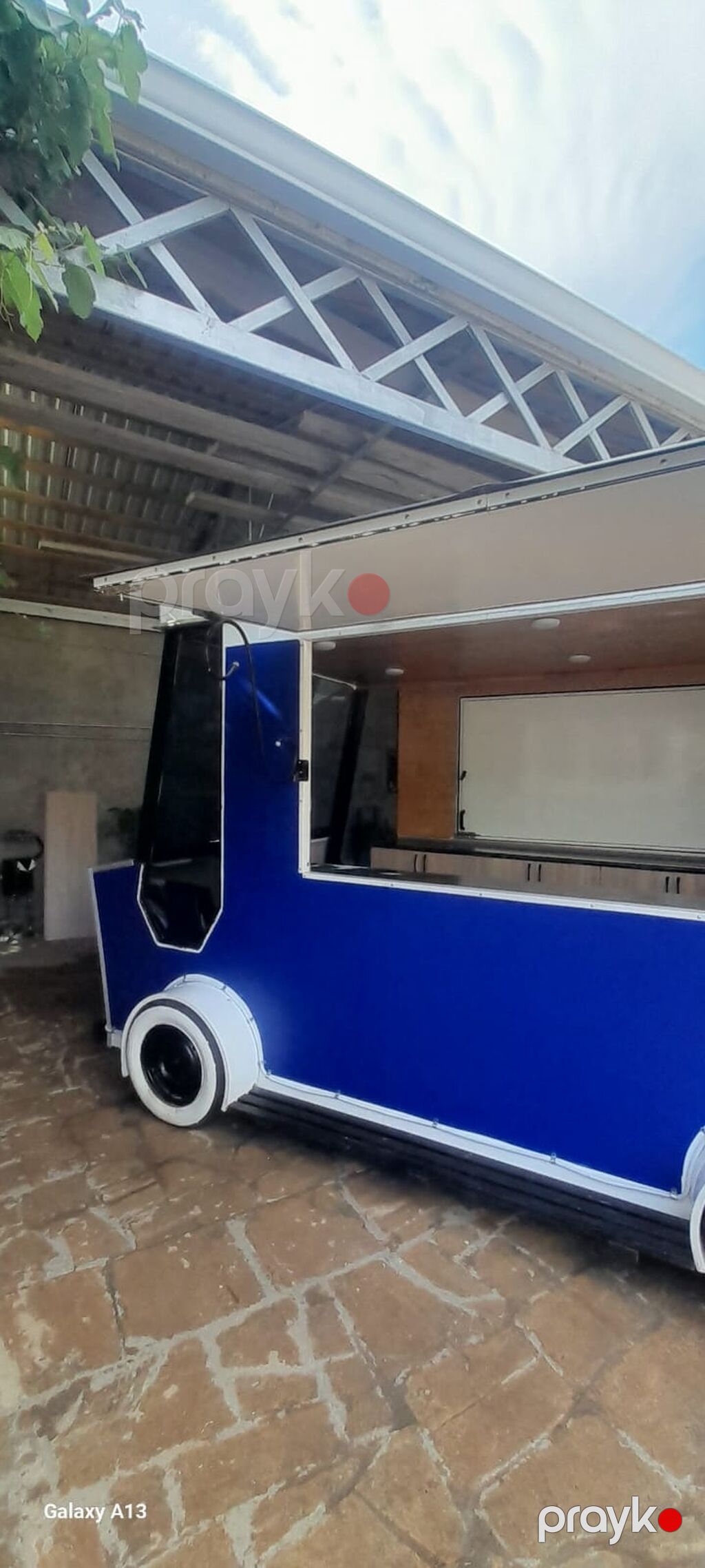 Səyyar ticarət/kafe qoşqusu – mavi korpuslu, geniş servis pəncərəsi və — Qoşqular, Mehdiabad (2)